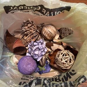 Natural Scented Potpourri Mix with Purple and Brown Accents